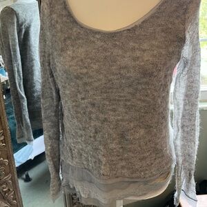 Gorgeous delicate layered anthro knitted and knitted sweater in grey